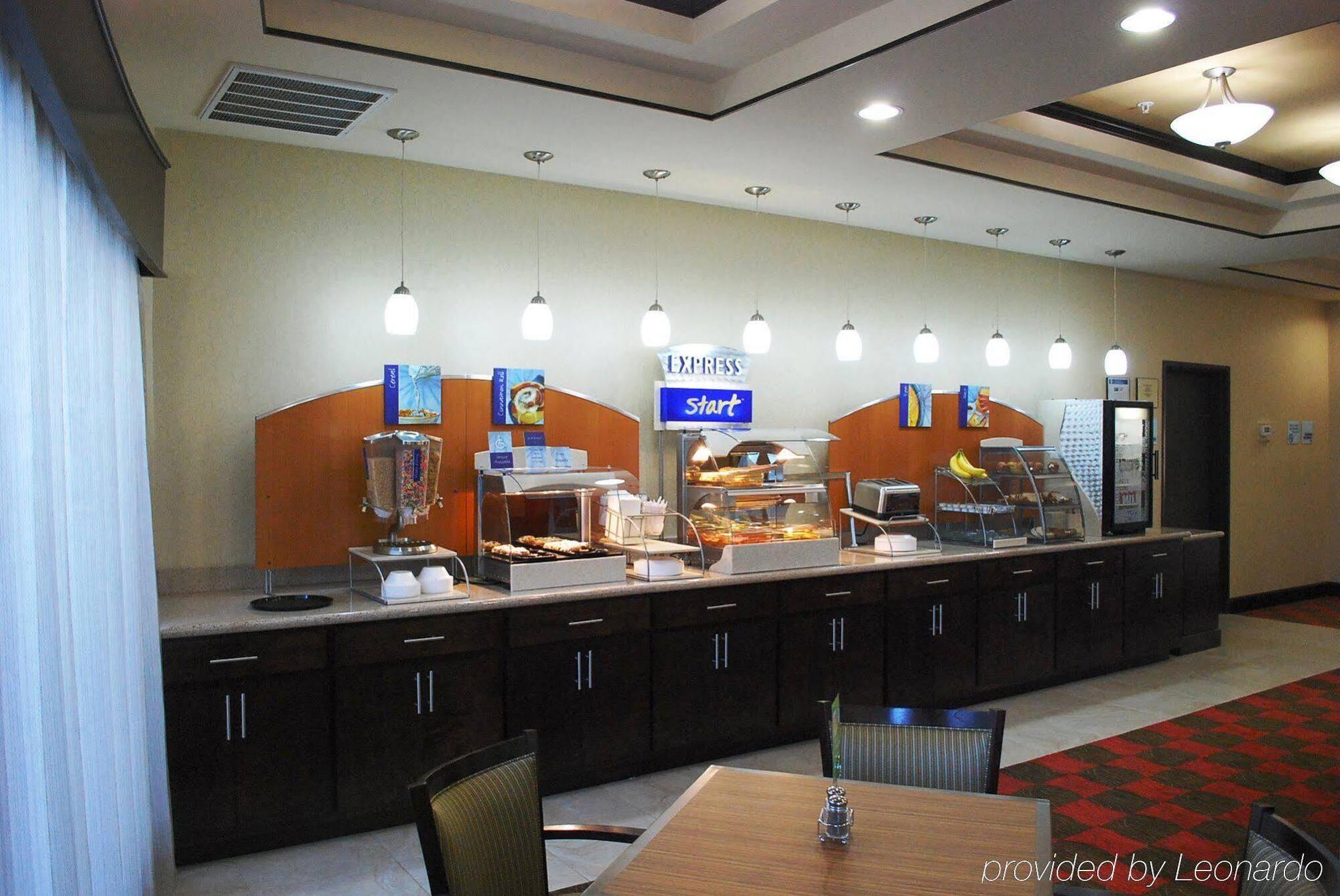 Holiday Inn Express & Suites Houston South - Near Pearland By Ihg Esterno foto